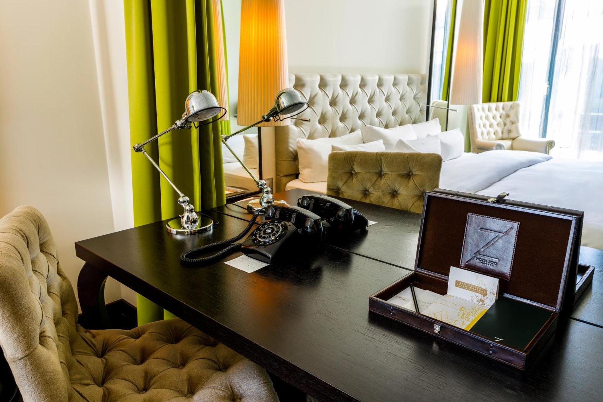 Hotel Zoo Berlín Exterior foto A hotel room in the 21st century