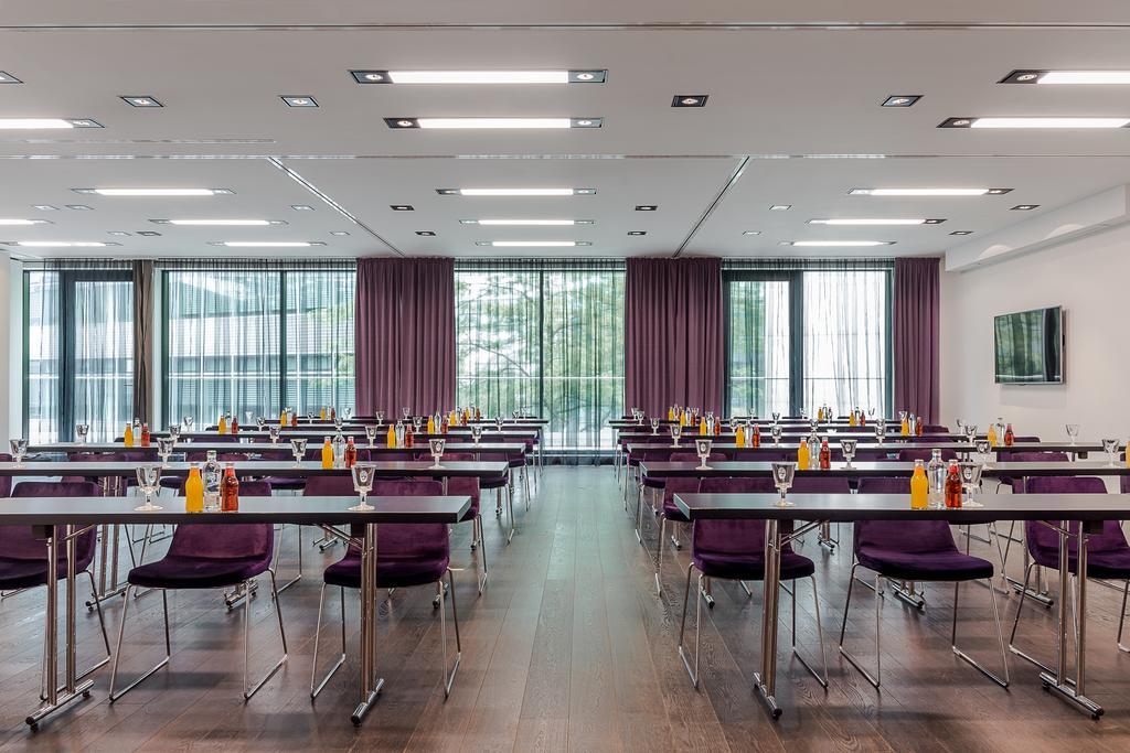 Hotel Zoo Berlín Exterior foto Conference room